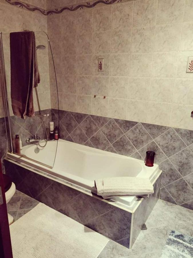 خليج سانت بول Cosy Designer Finished Apartment With Unobstructed Views المظهر الخارجي الصورة