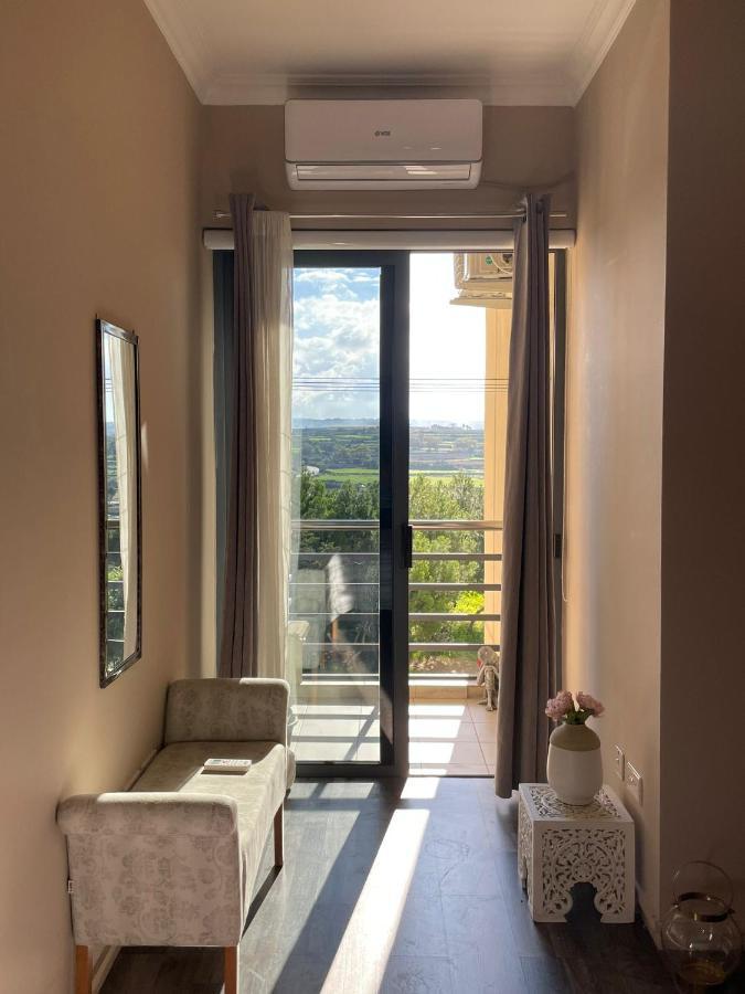 خليج سانت بول Cosy Designer Finished Apartment With Unobstructed Views المظهر الخارجي الصورة